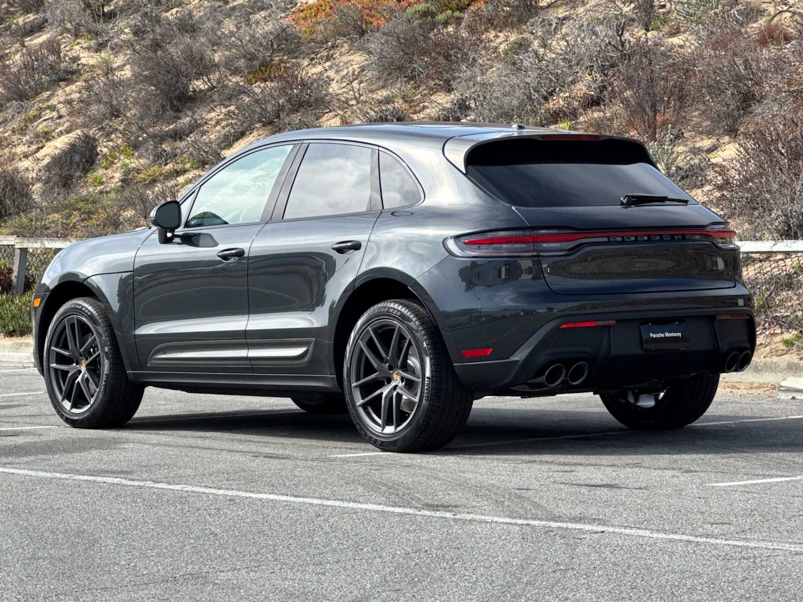 2026 Porsche Macan T photo 3