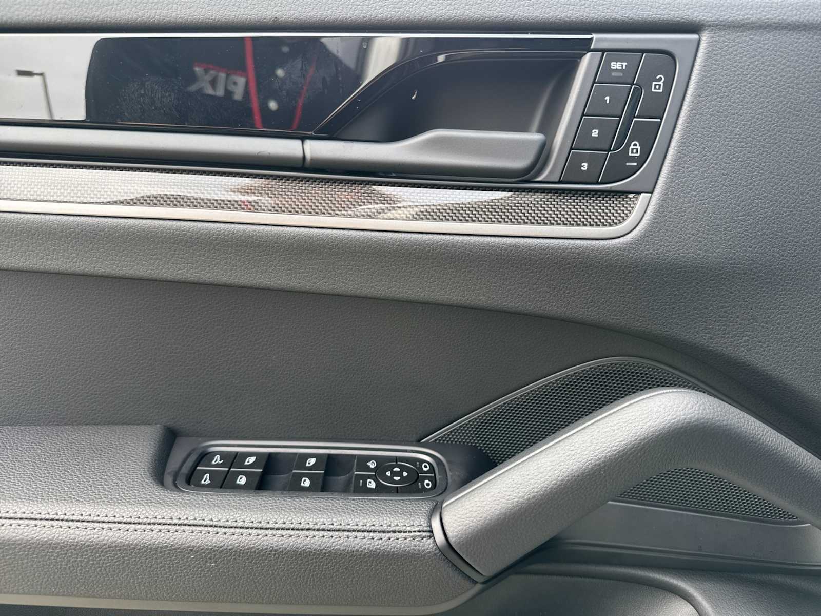 Thumbnail: 2026 Porsche Cayenne - 12