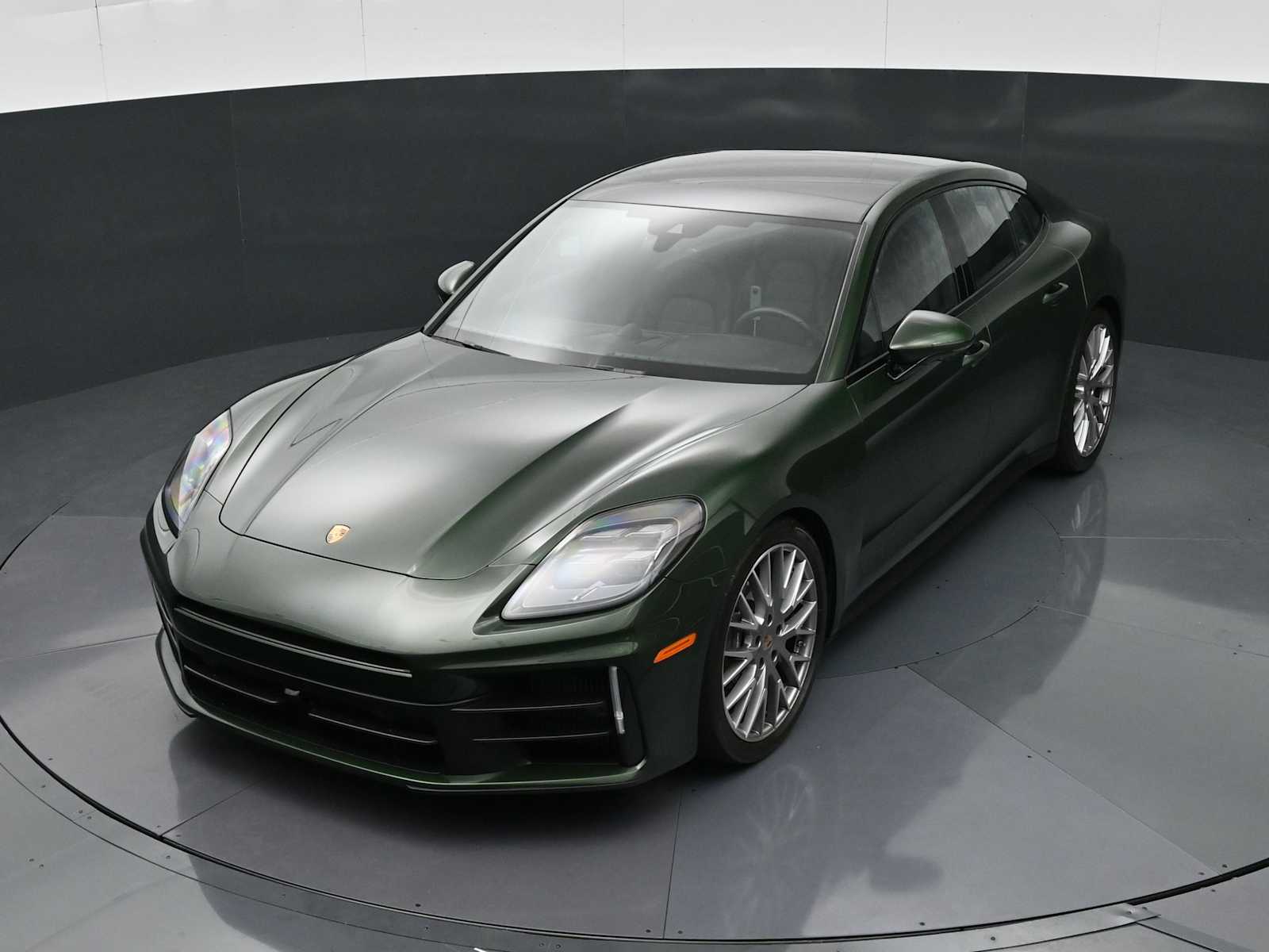 Thumbnail: 2026 Porsche Panamera - 28