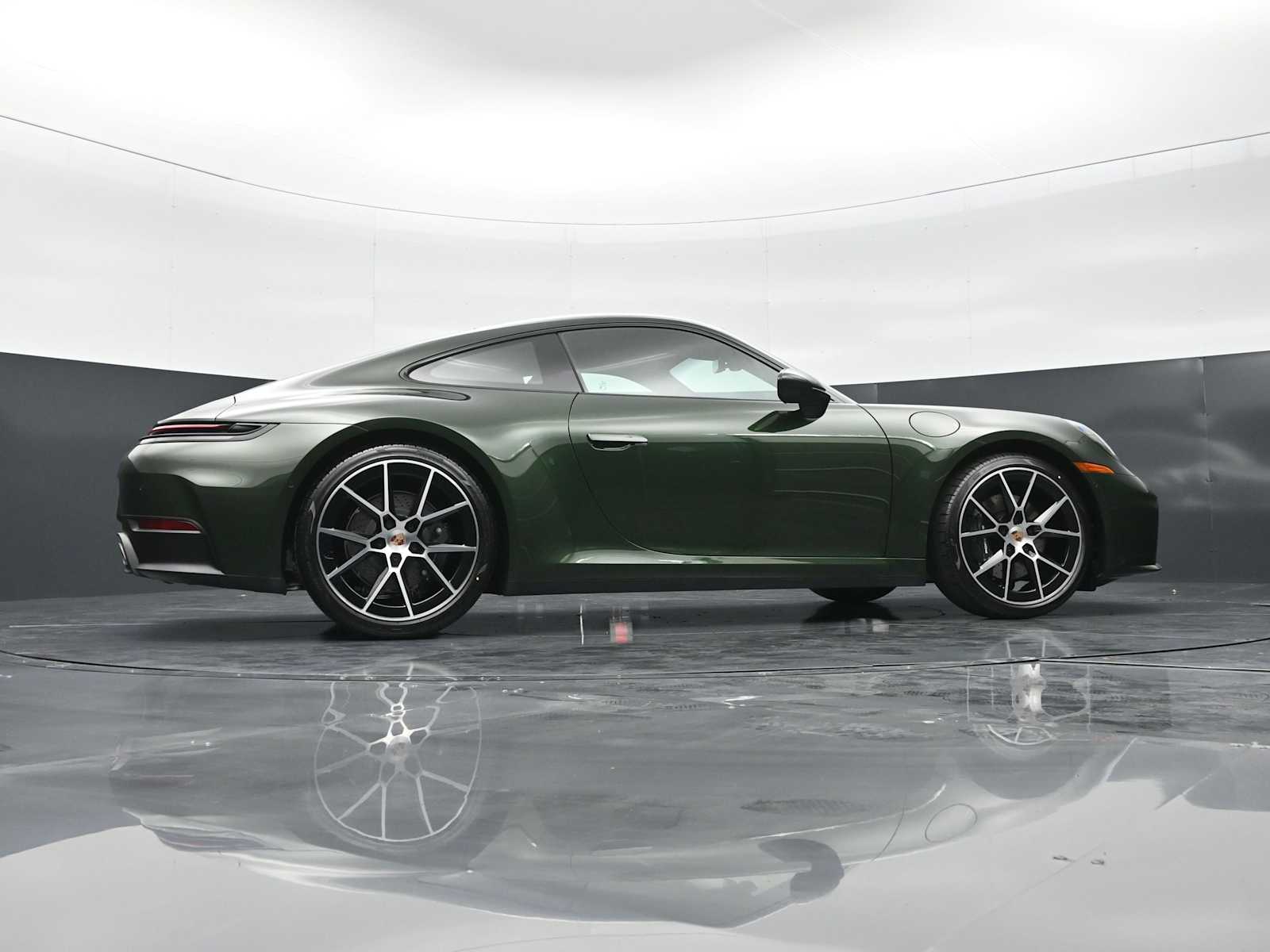 Thumbnail: 2026 Porsche 911 - 40