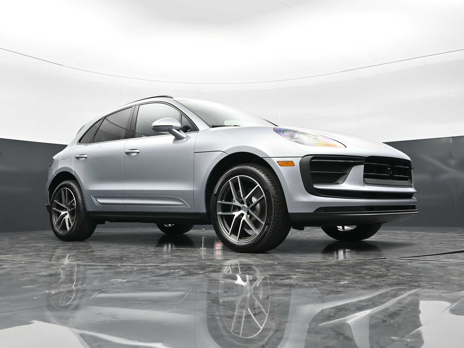 Thumbnail: 2026 Porsche Macan - 49