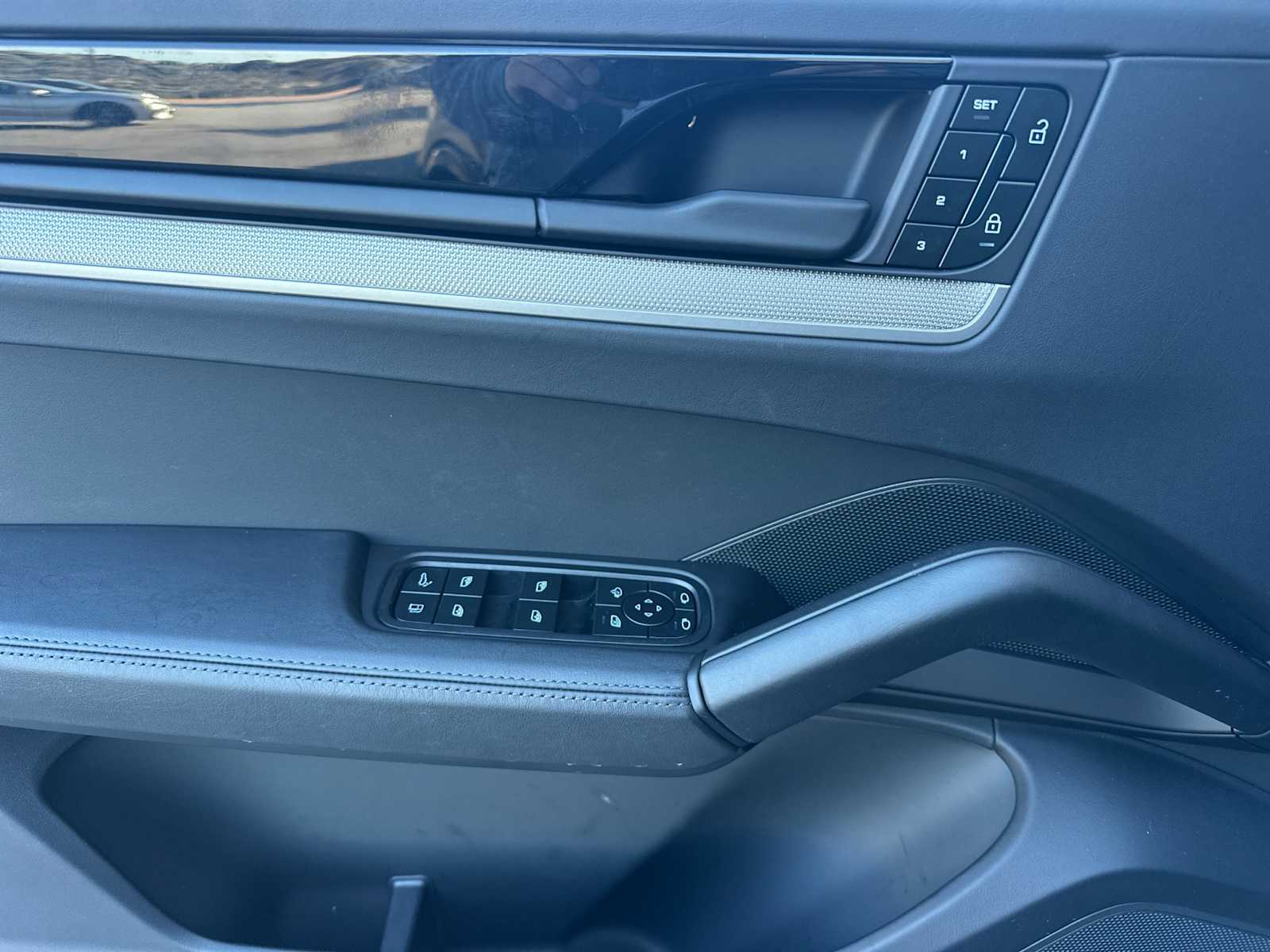 Thumbnail: 2025 Porsche Cayenne - 12