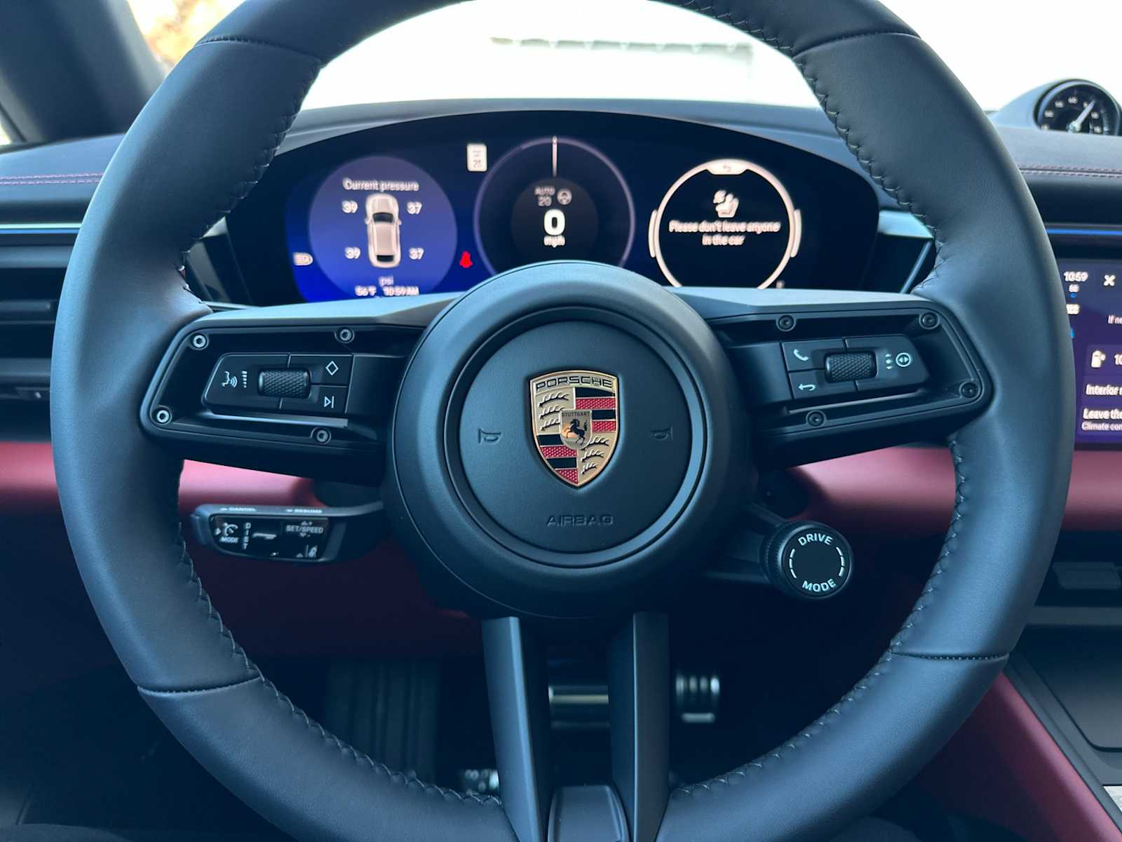 Thumbnail: 2025 Porsche Macan - 22