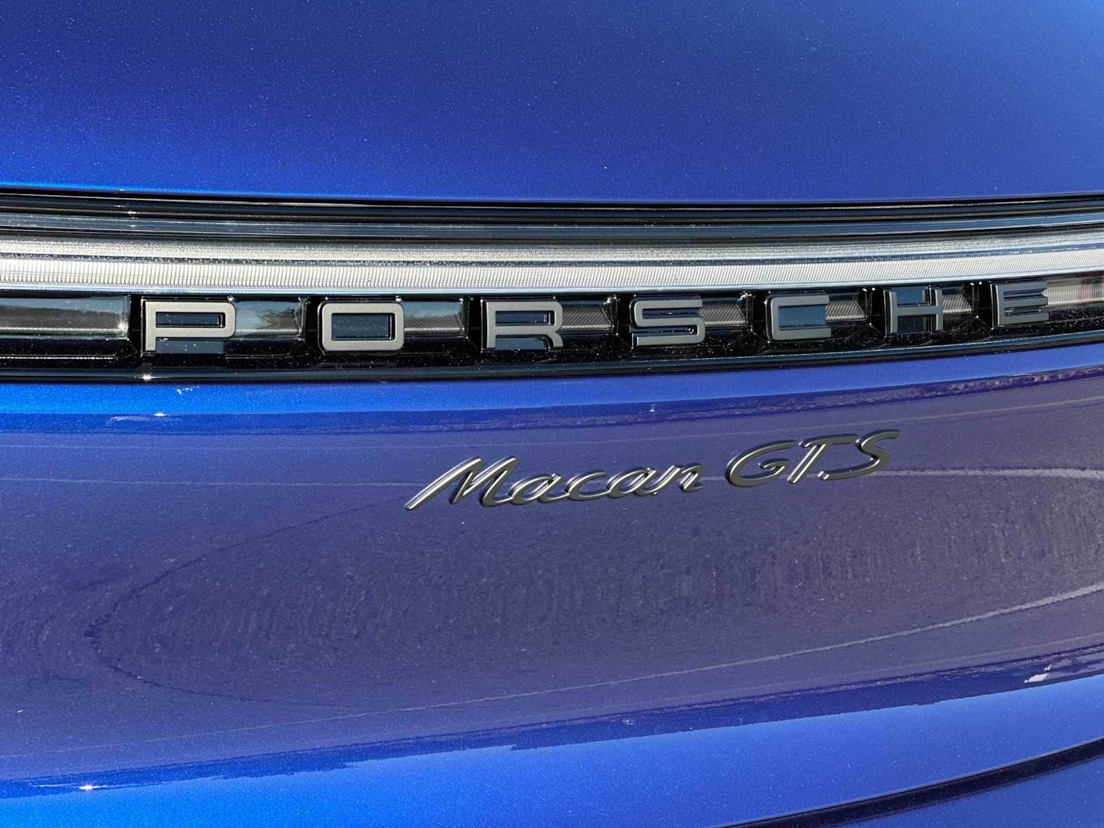 Thumbnail: 2026 Porsche Macan - 29