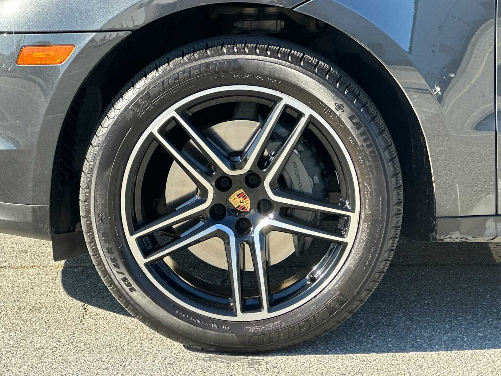 Thumbnail: 2021 Porsche Macan - 28