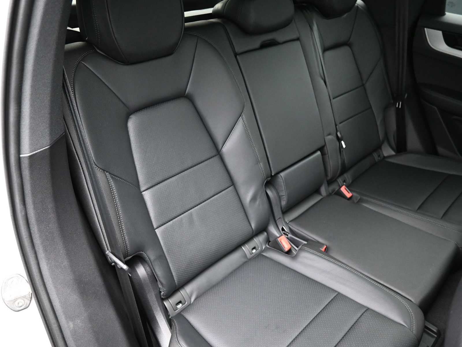 Thumbnail: 2026 Porsche Cayenne - 22