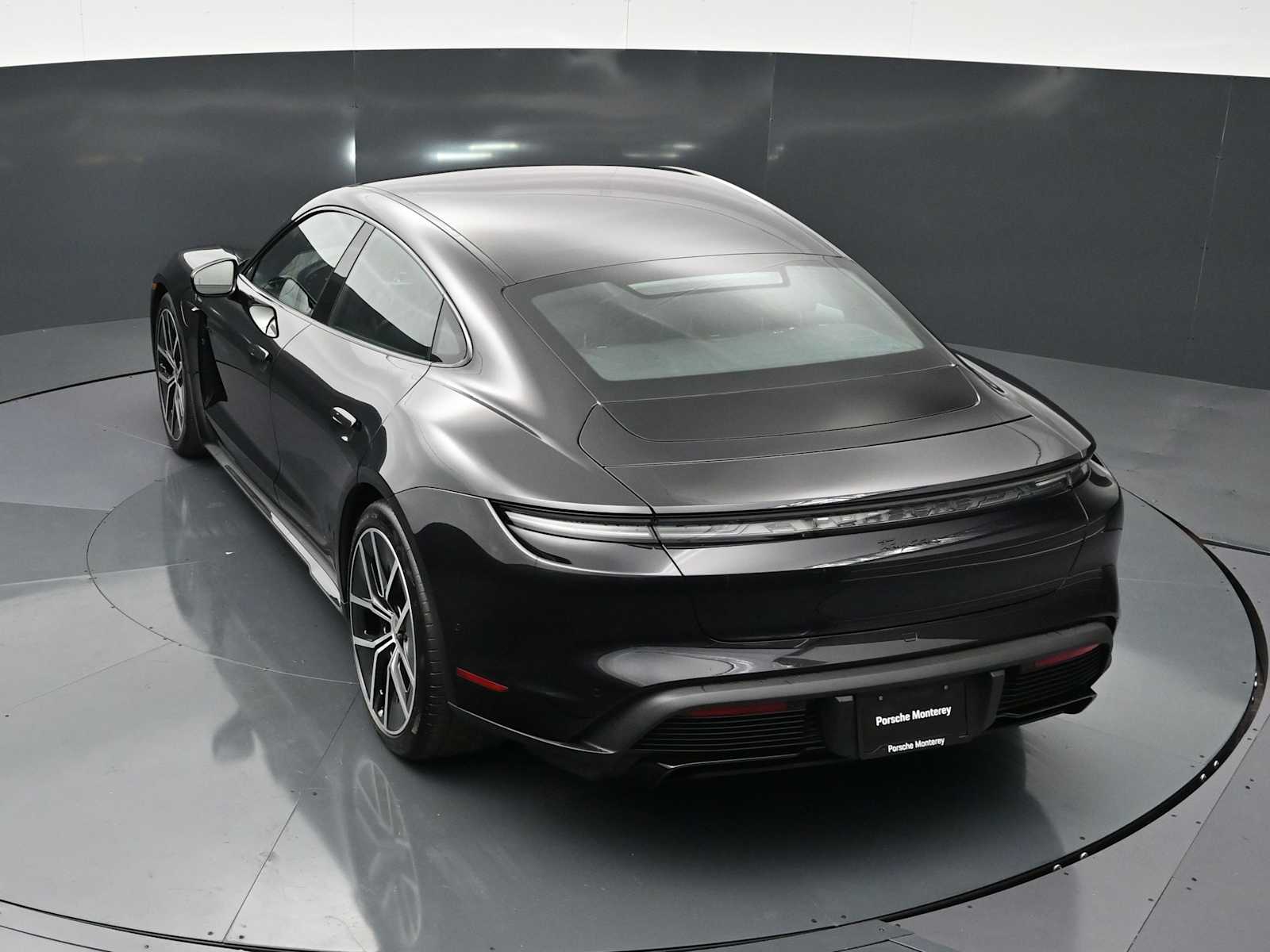 Thumbnail: 2026 Porsche Taycan - 32