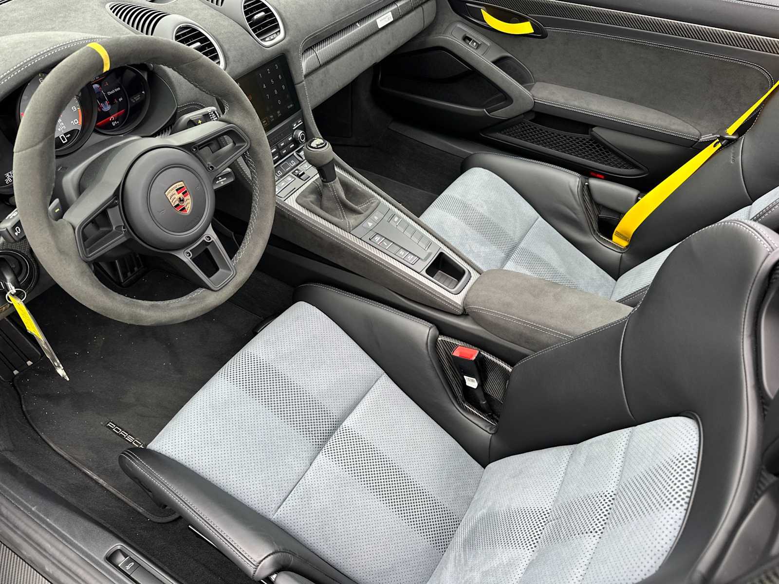 2025 Porsche Boxster Spyder photo 4