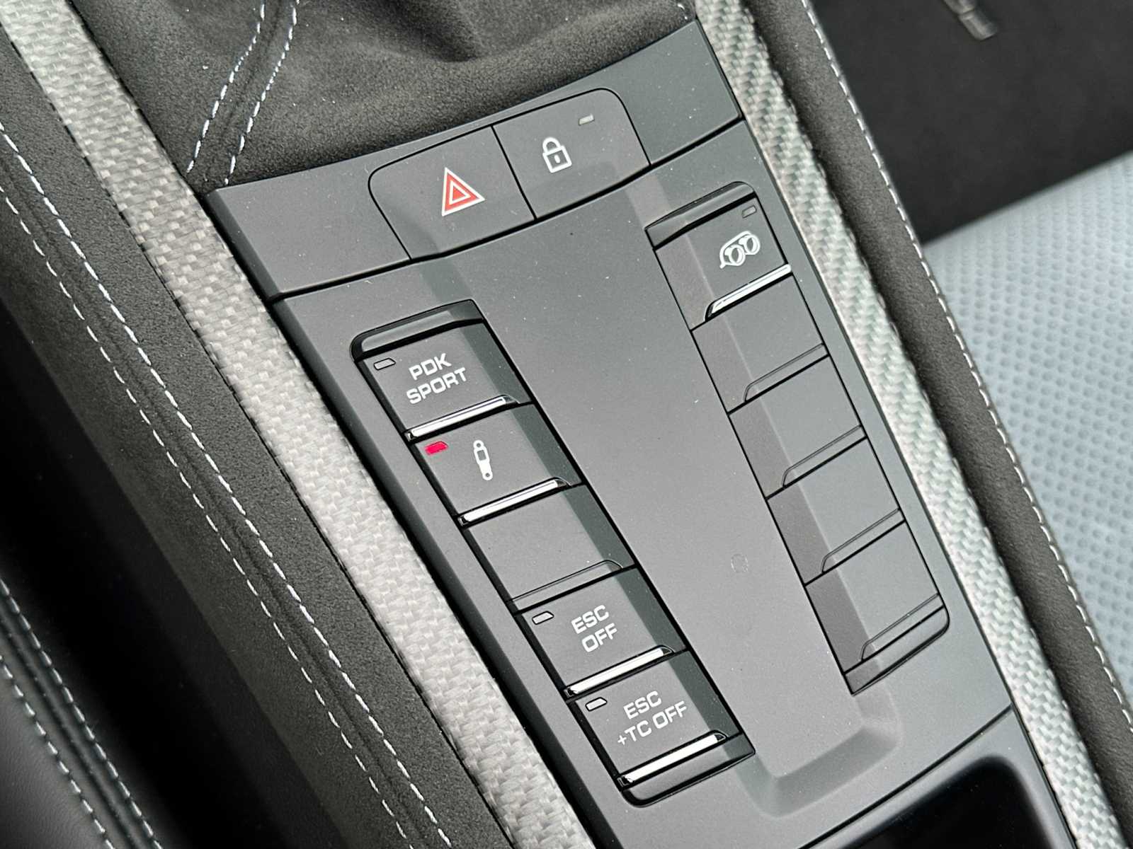 Thumbnail: 2025 Porsche  - 20