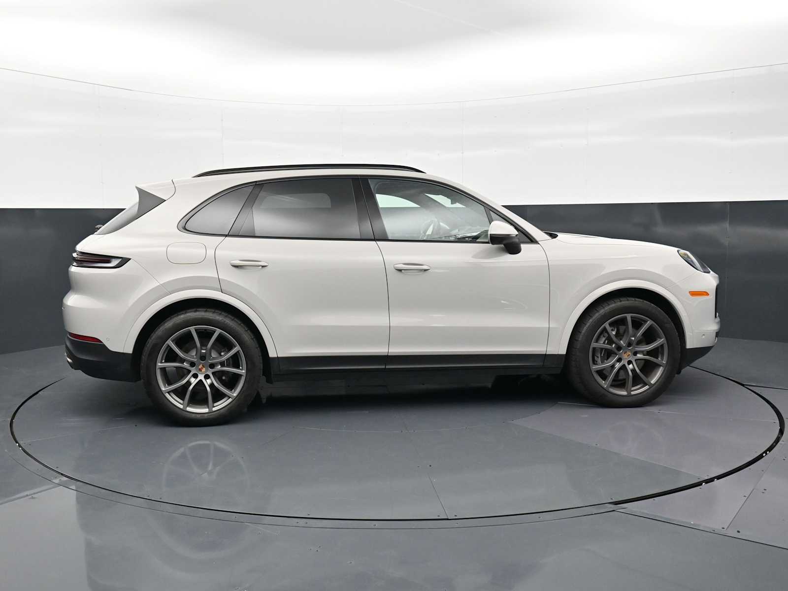 Thumbnail: 2025 Porsche Cayenne - 25