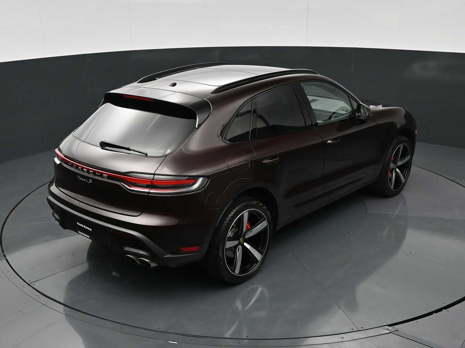 Thumbnail: 2026 Porsche Macan - 34