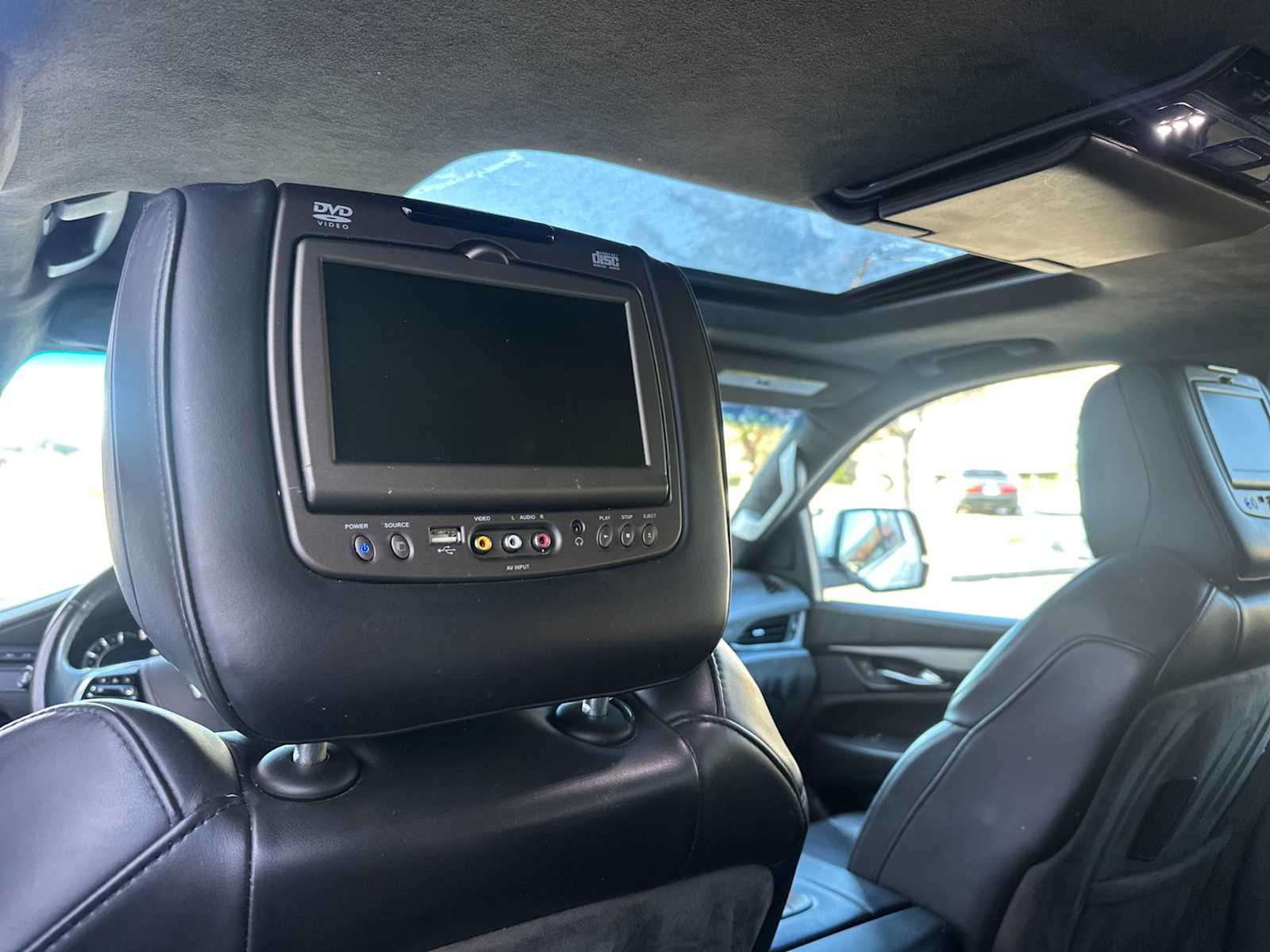 Thumbnail: 2019 Cadillac Escalade - 17