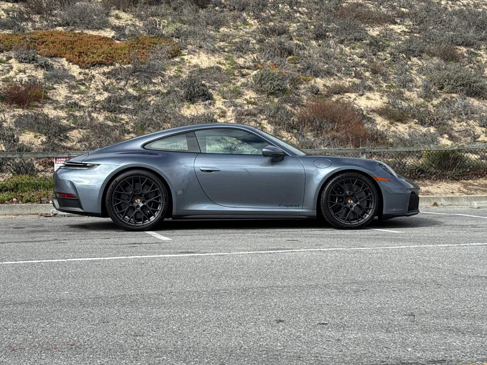 Thumbnail: 2025 Porsche 911 - 9