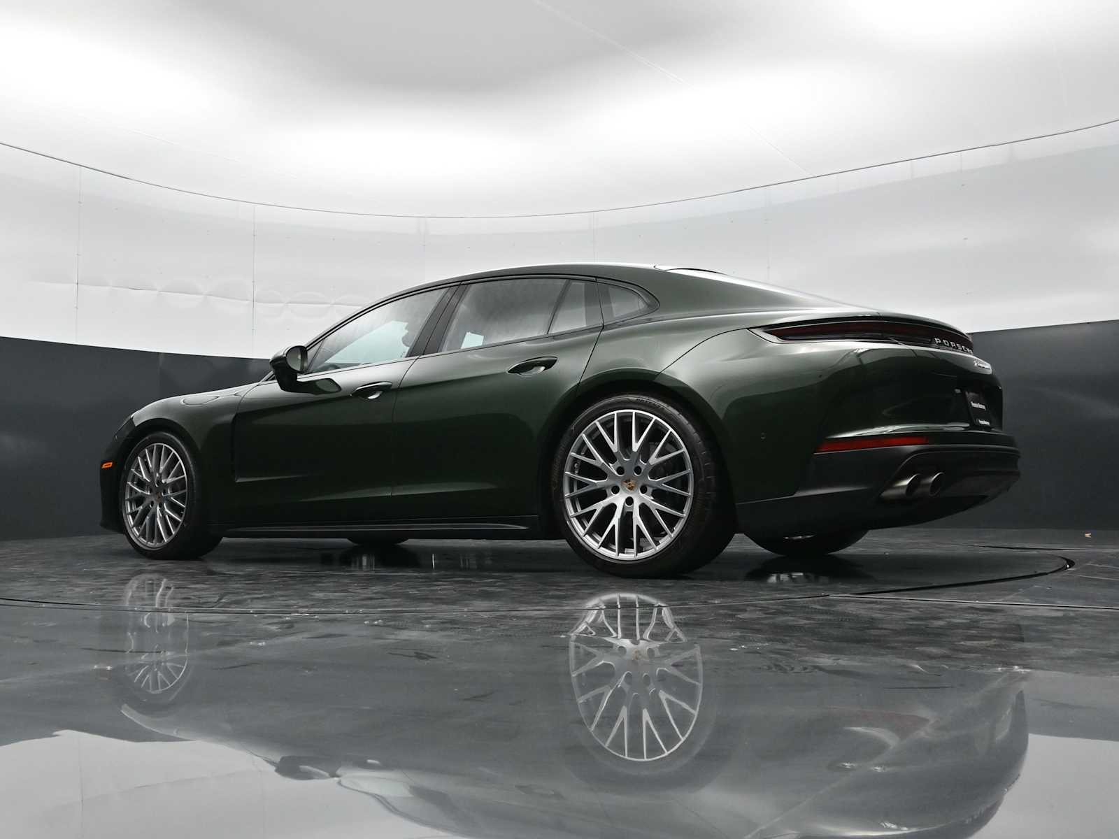Thumbnail: 2026 Porsche Panamera - 37