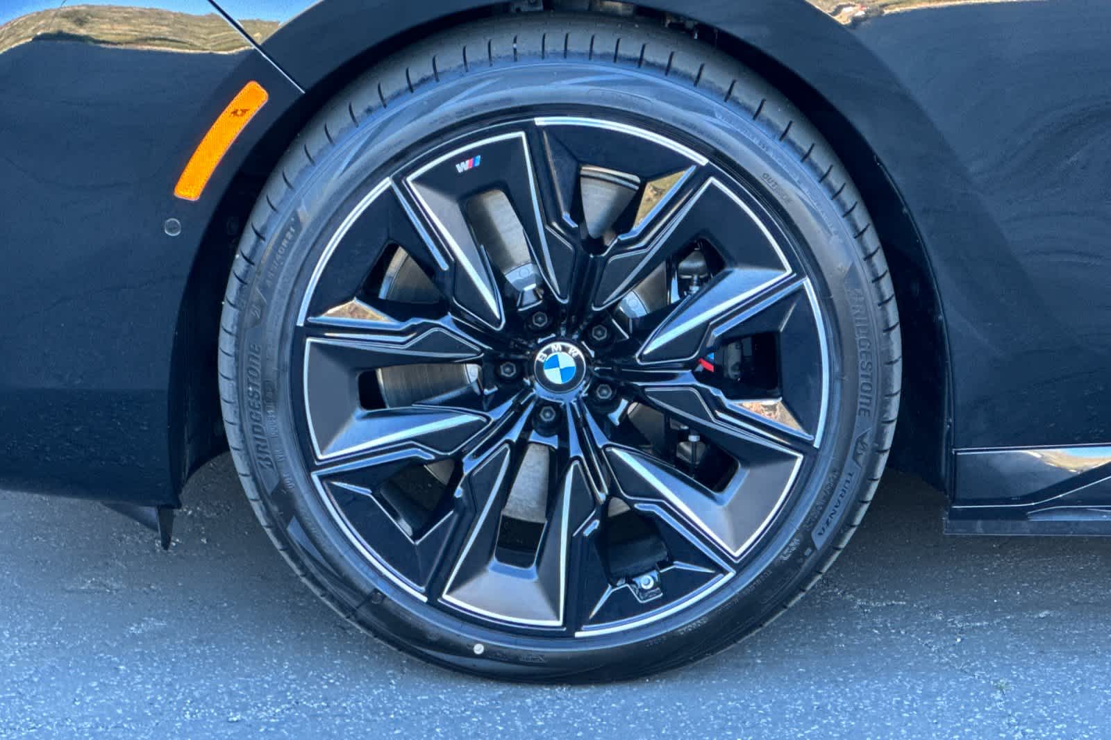 Thumbnail: 2024 BMW i7 - 24