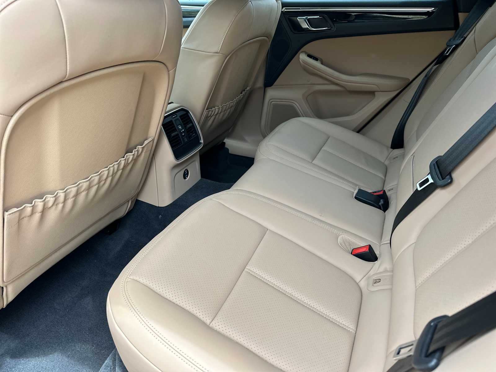 Thumbnail: 2025 Porsche Macan - 13