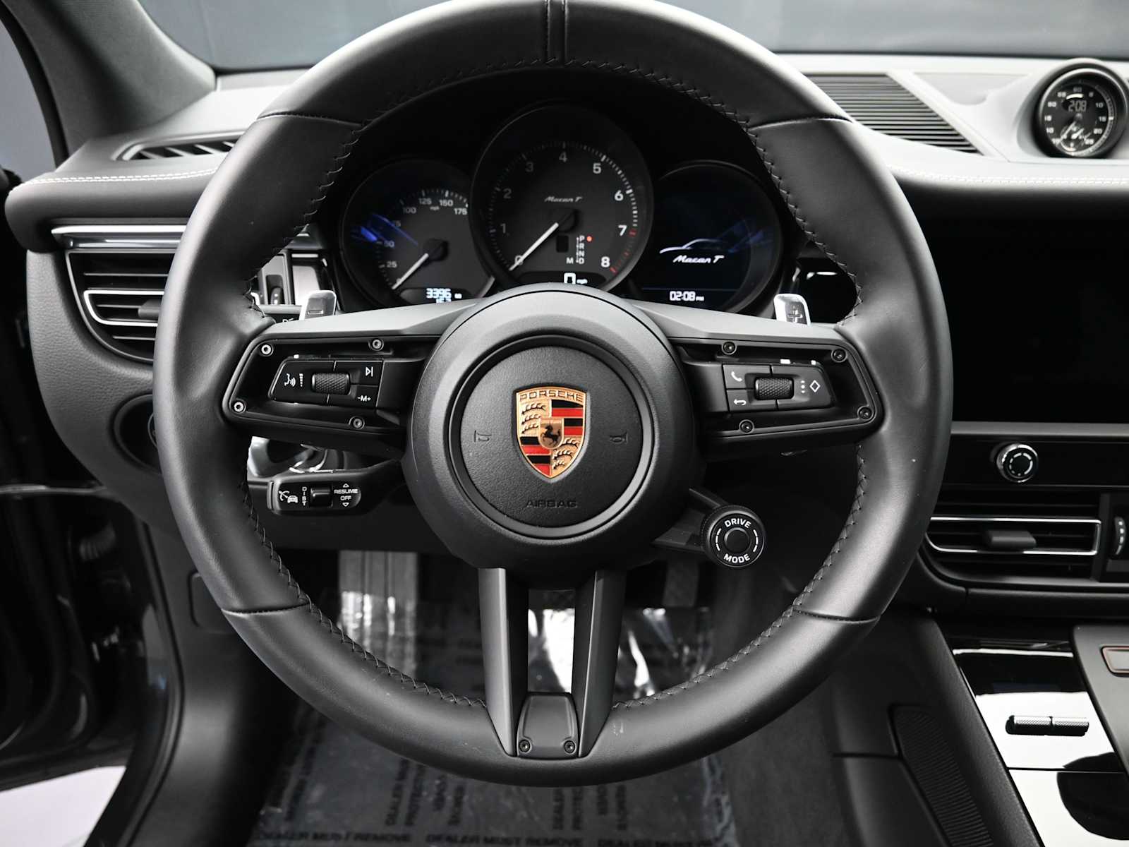 Thumbnail: 2025 Porsche Macan - 12