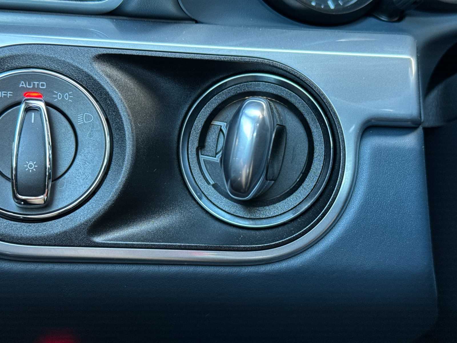 Thumbnail: 2017 Porsche 911 - 26