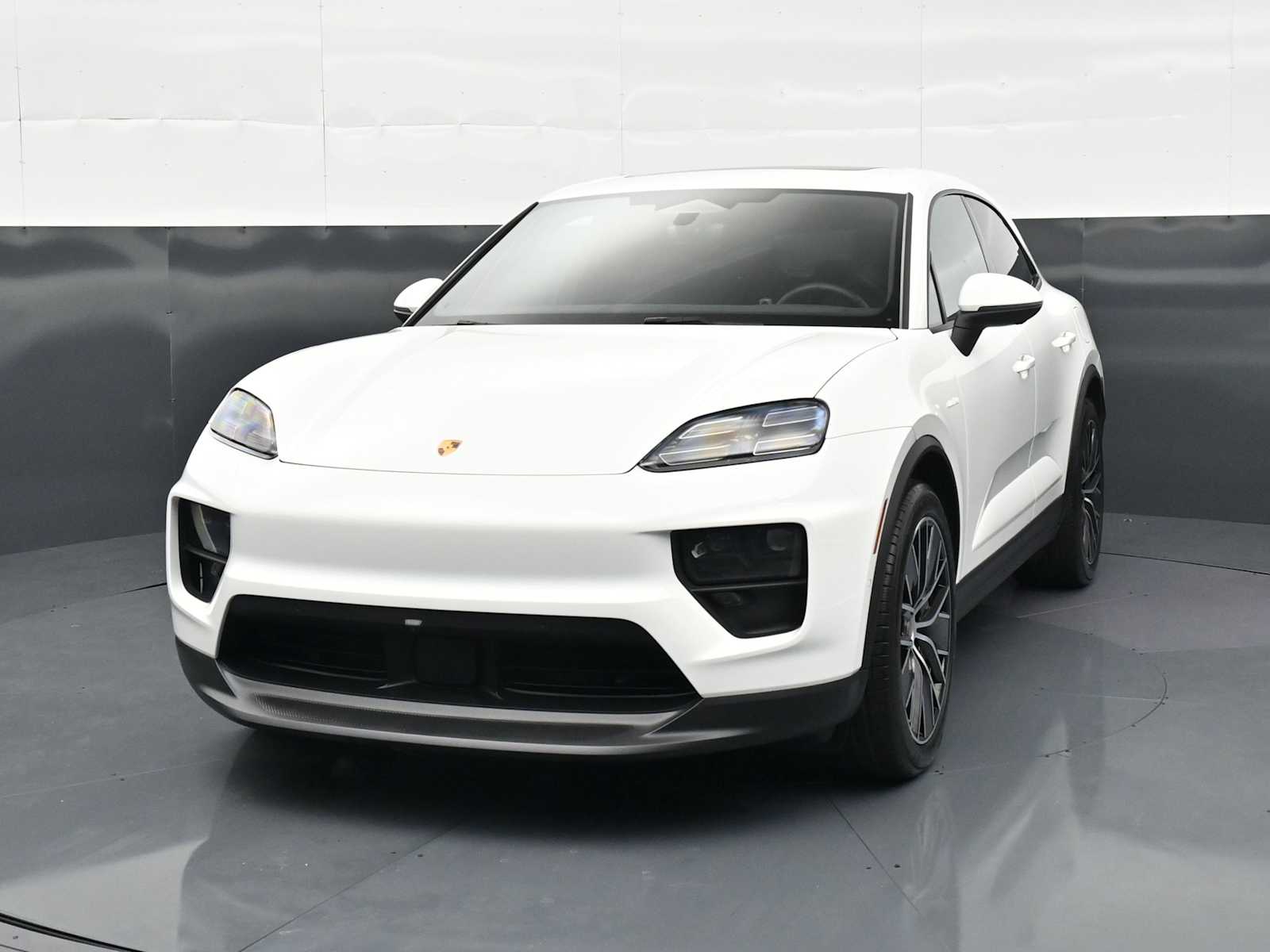 Thumbnail: 2025 Porsche Macan - 28