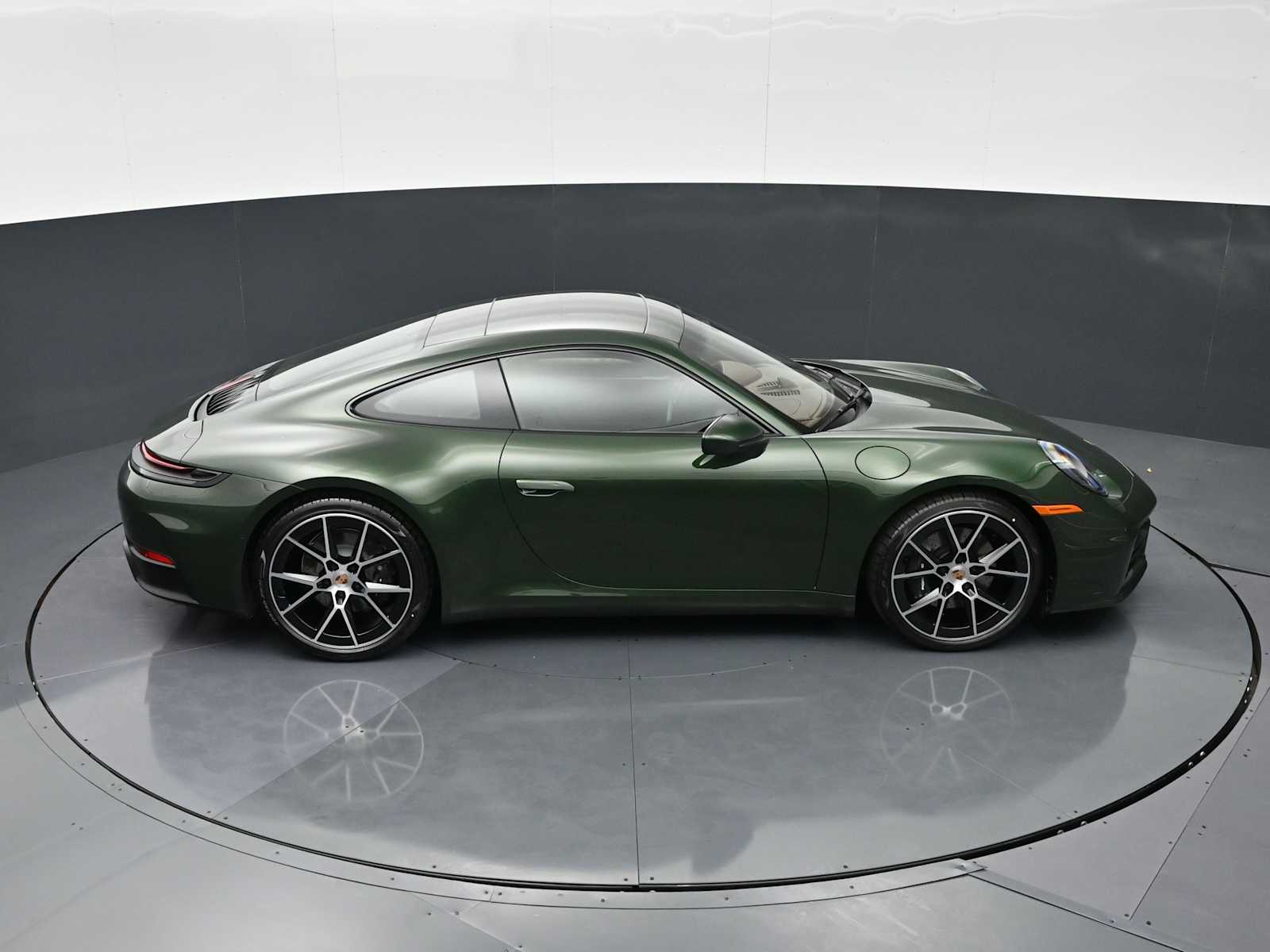 Thumbnail: 2026 Porsche 911 - 32