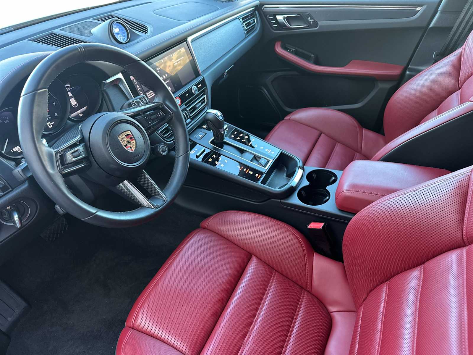 Thumbnail: 2025 Porsche Macan - 4