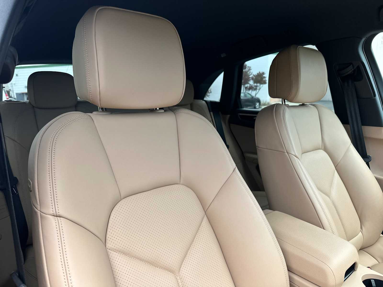 Thumbnail: 2025 Porsche Macan - 18