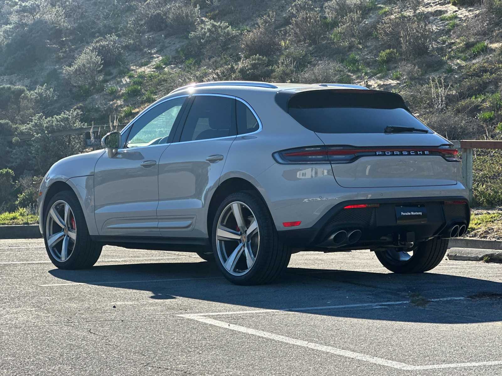 Thumbnail: 2026 Porsche Macan - 3