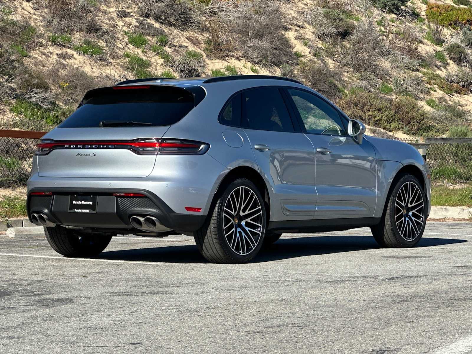 Thumbnail: 2026 Porsche Macan - 7