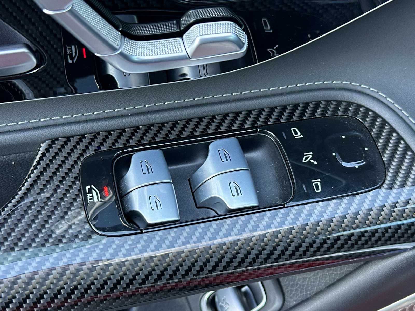 Thumbnail: 2022 Mercedes-Benz SL-Class - 15