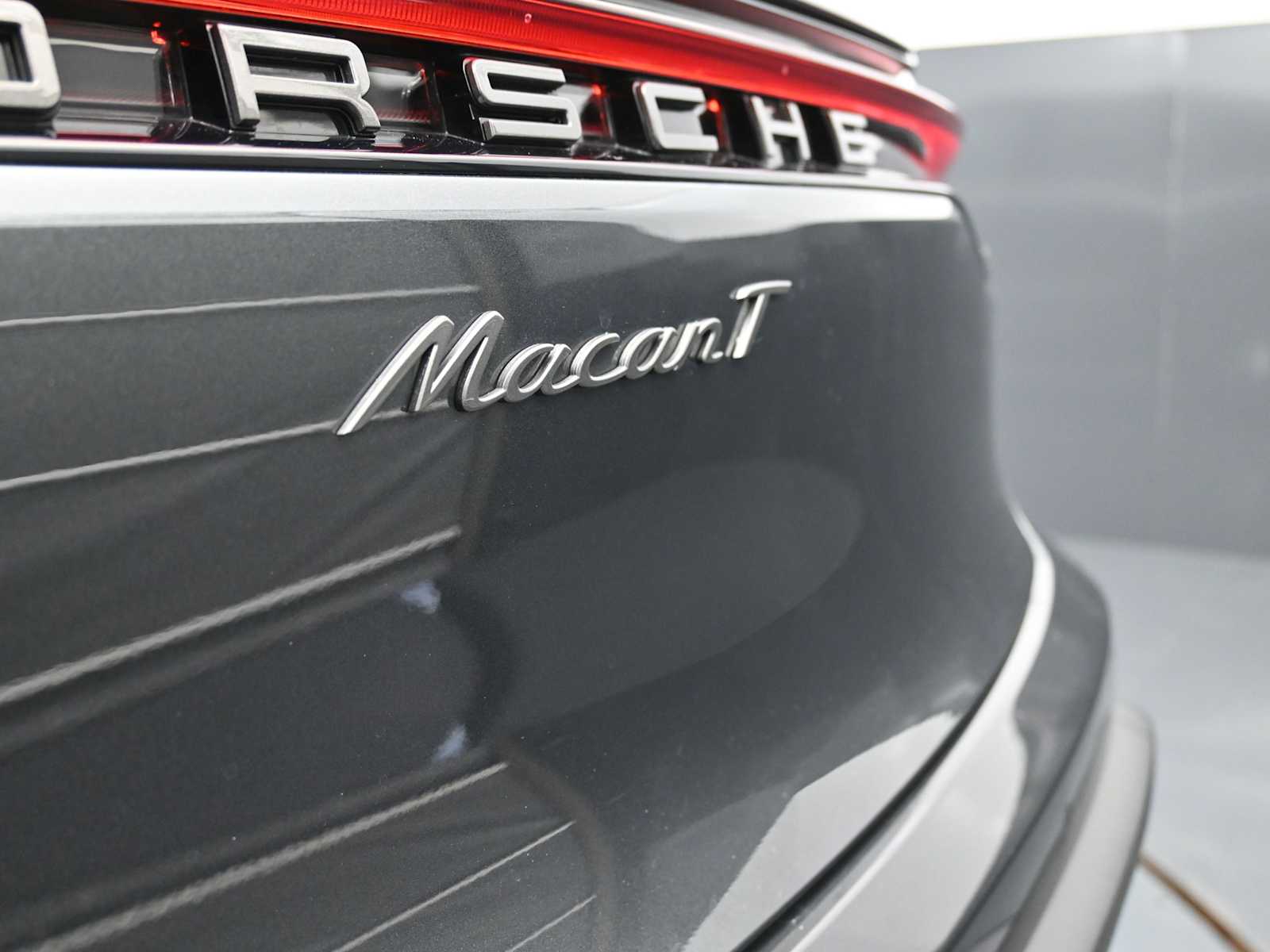 Thumbnail: 2025 Porsche Macan - 25