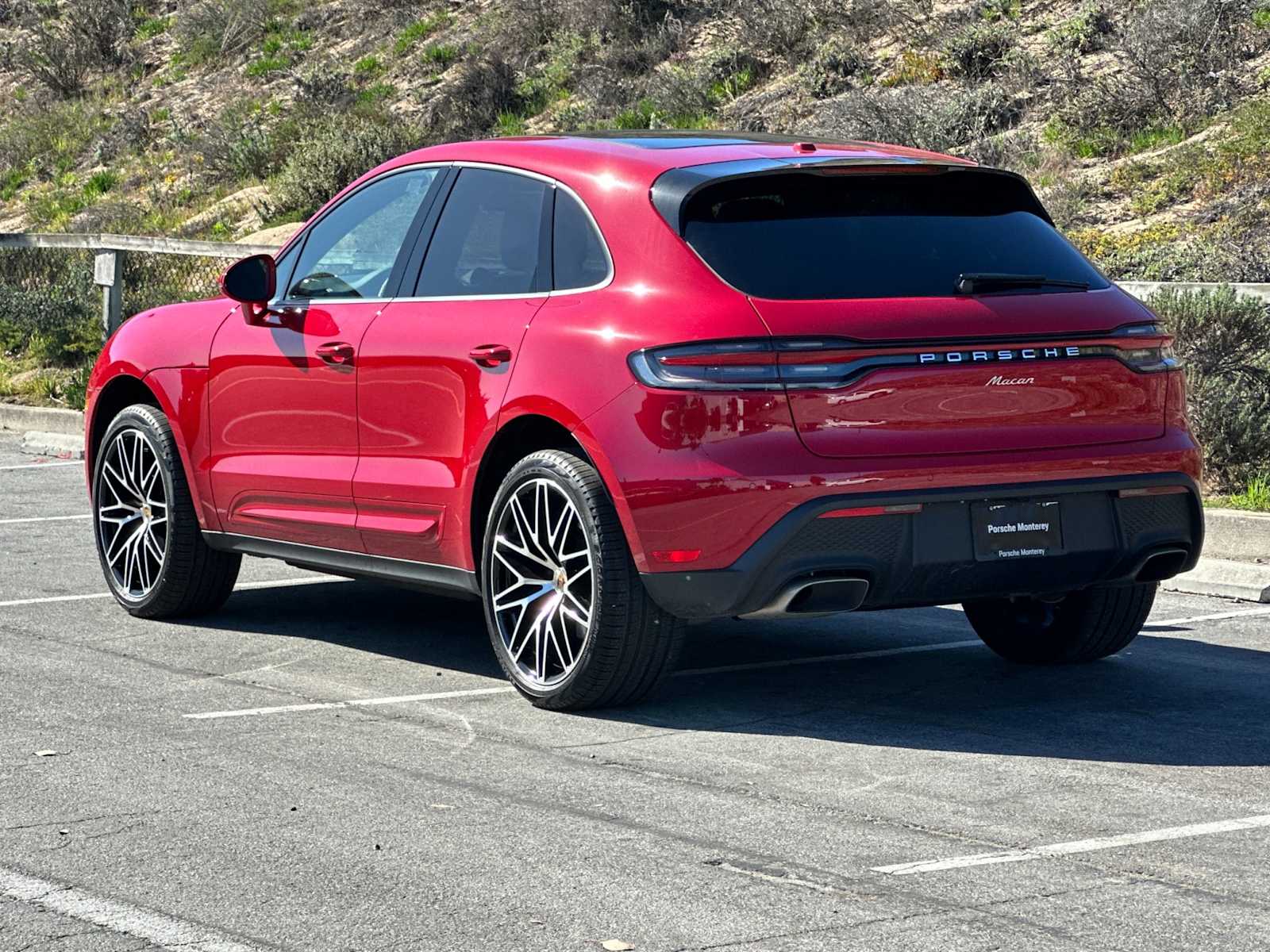 Thumbnail: 2024 Porsche Macan - 3