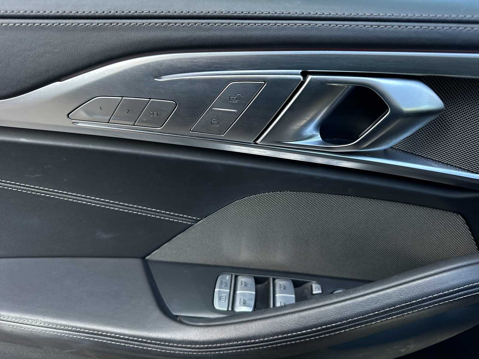Thumbnail: 2022 BMW 8 Series - 12