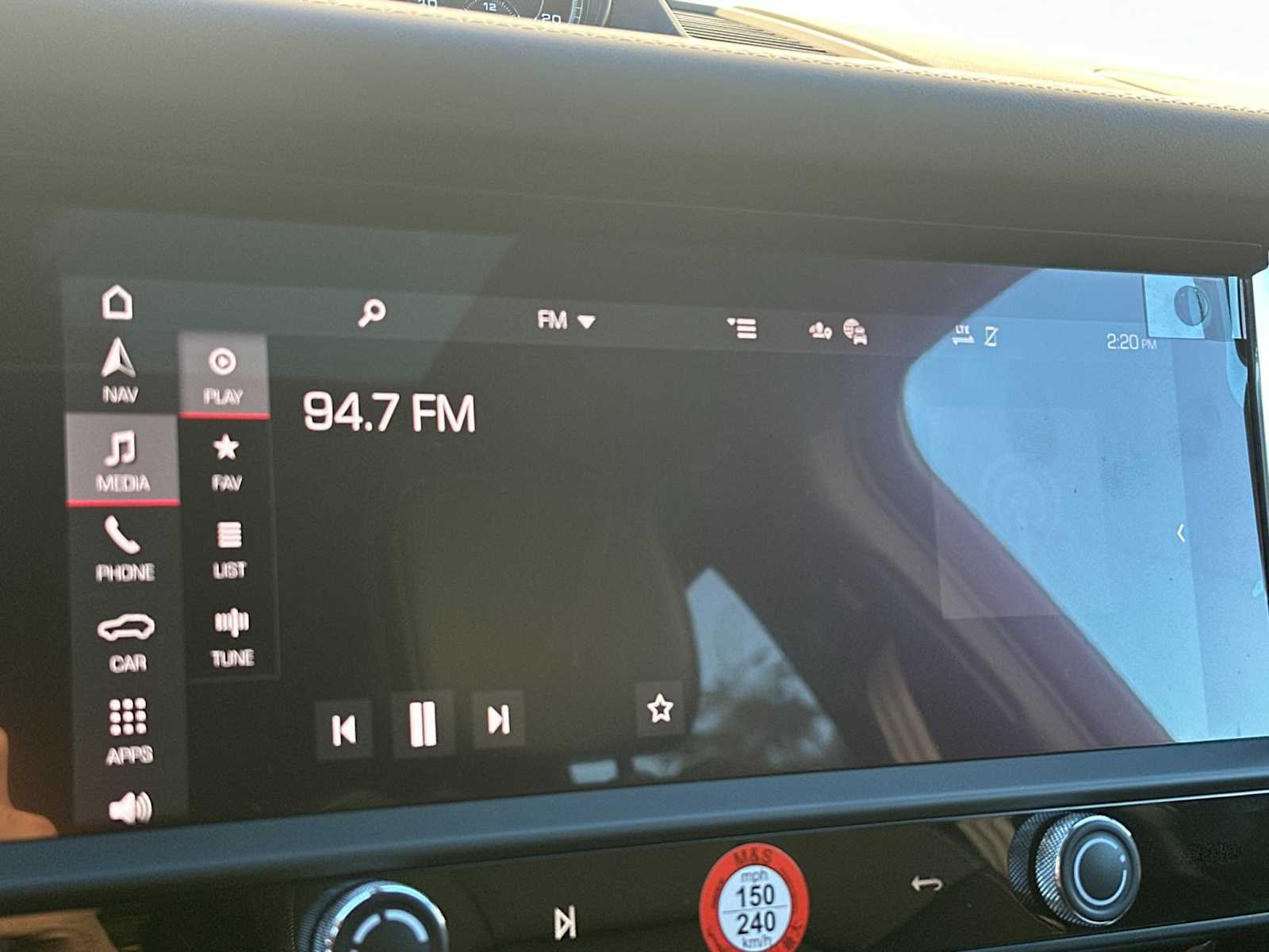 Thumbnail: 2026 Porsche Macan - 19