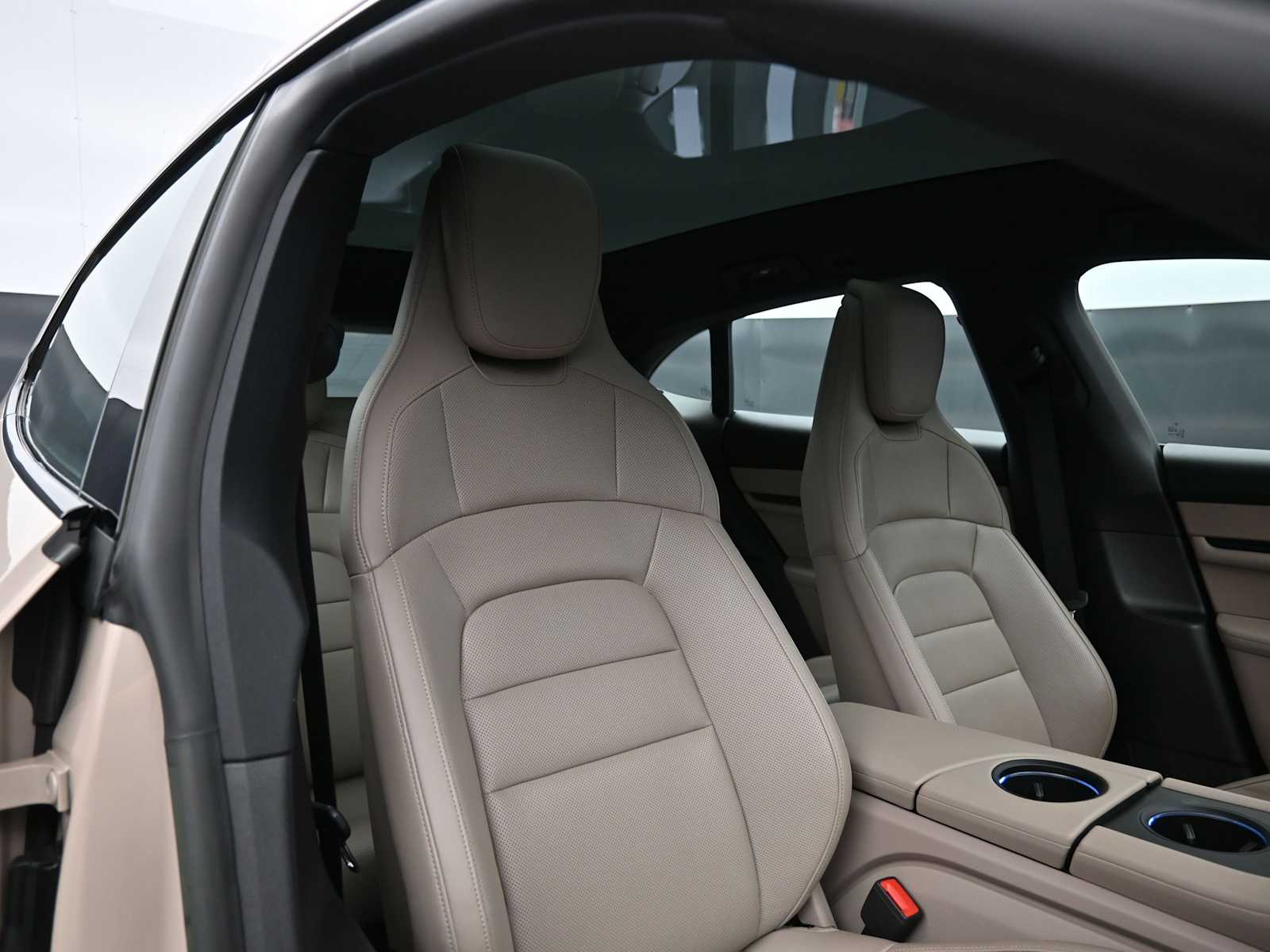 Thumbnail: 2023 Porsche Taycan - 26