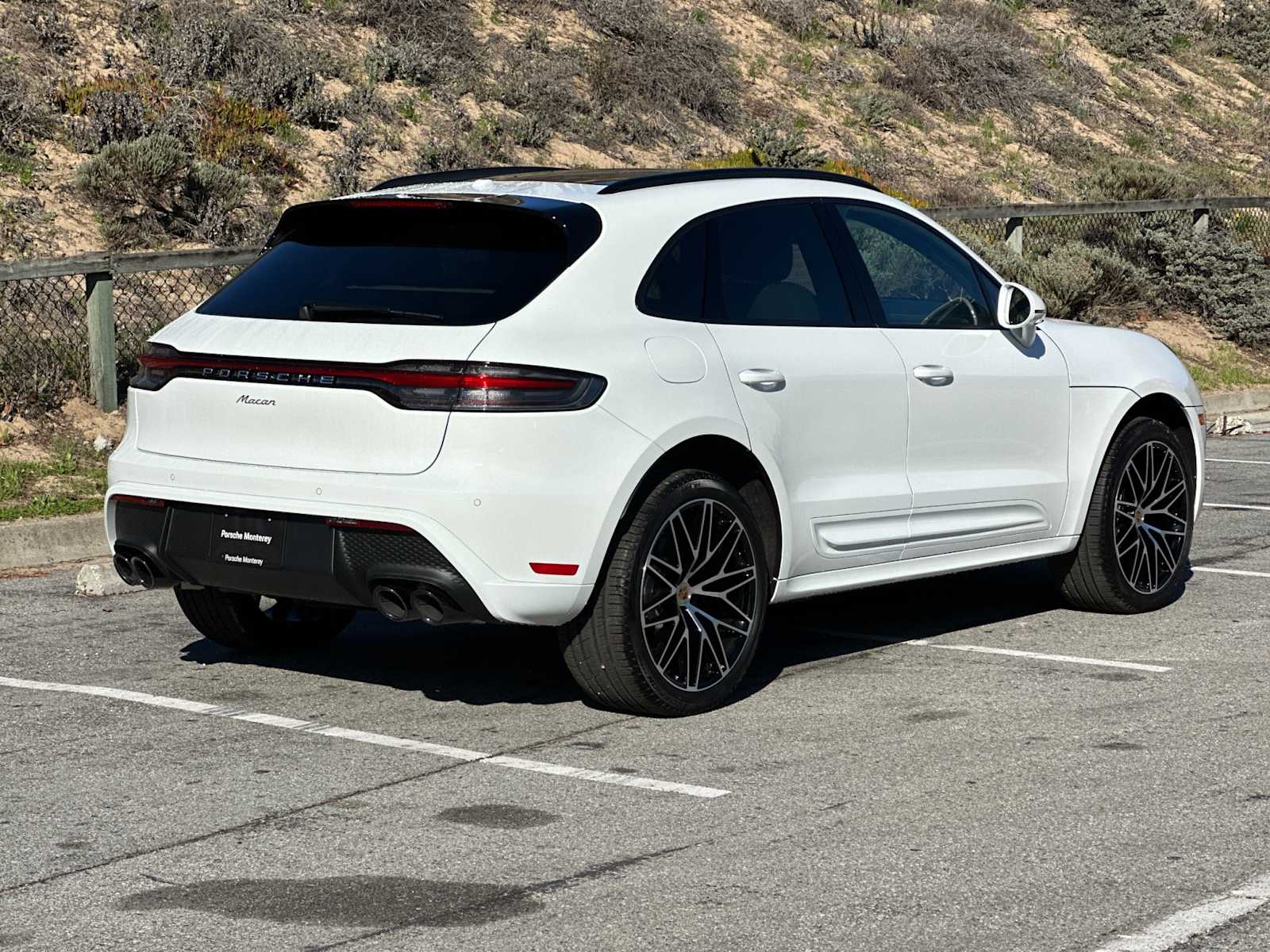 Thumbnail: 2025 Porsche Macan - 7