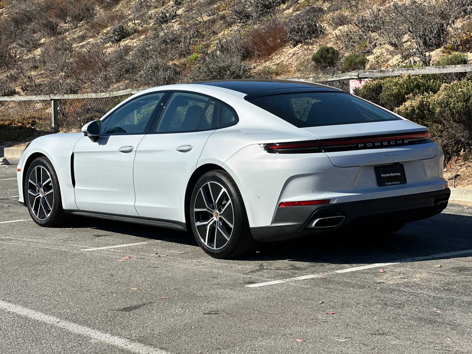 2024 Porsche Panamera 4 photo 3