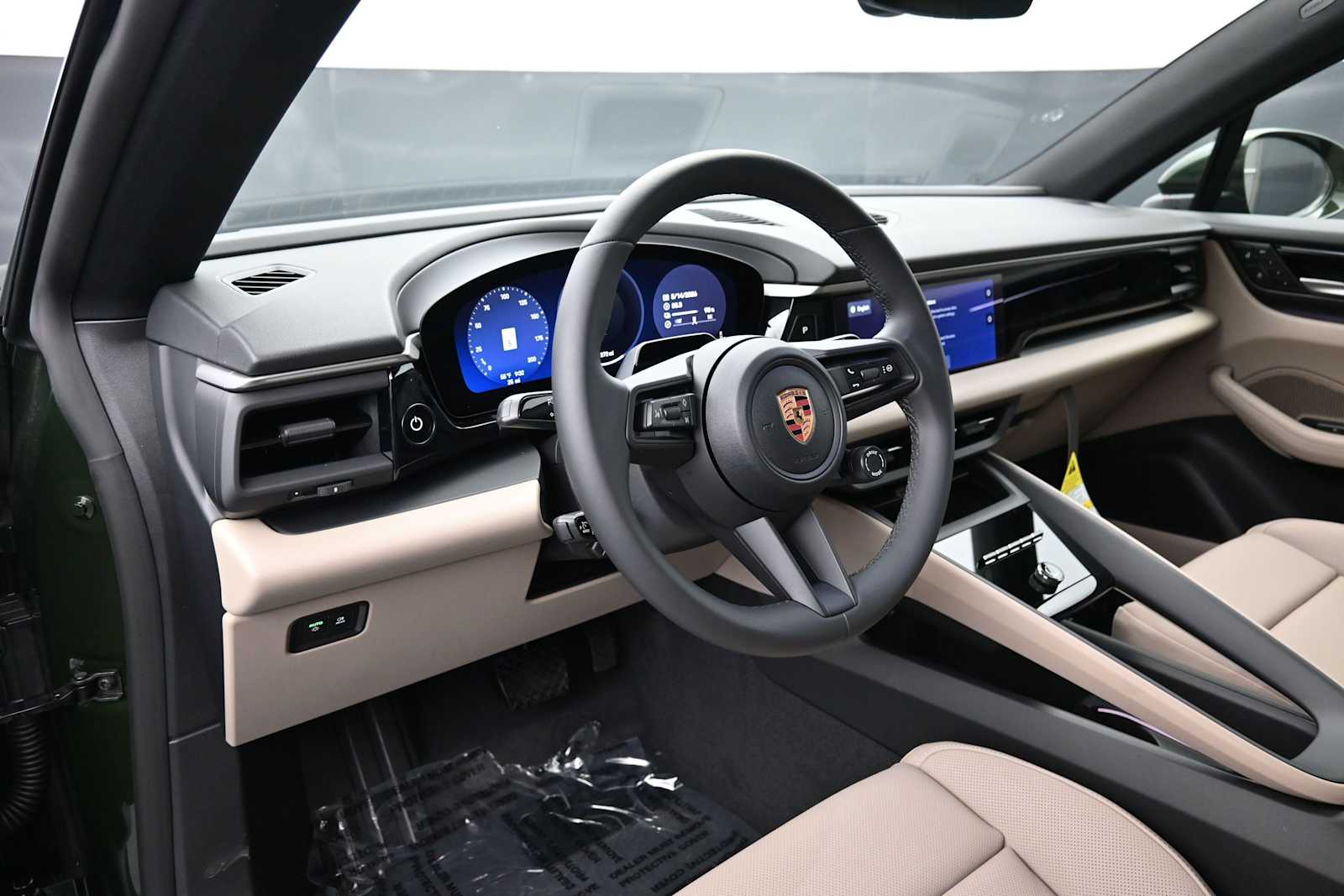Thumbnail: 2026 Porsche Macan - 4