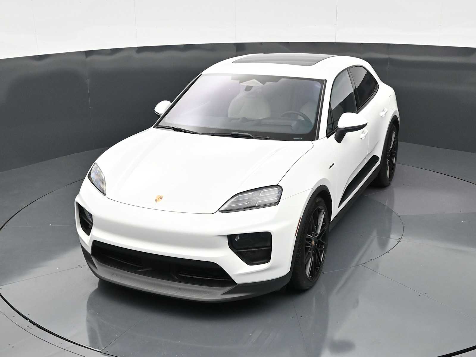 Thumbnail: 2025 Porsche Macan - 33