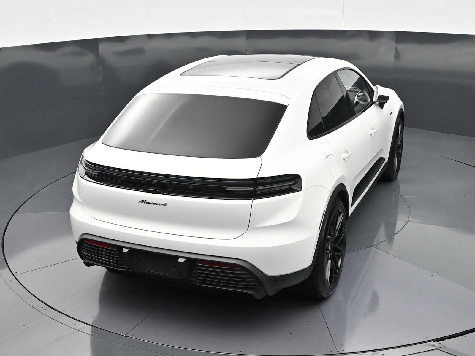 Thumbnail: 2025 Porsche Macan - 36