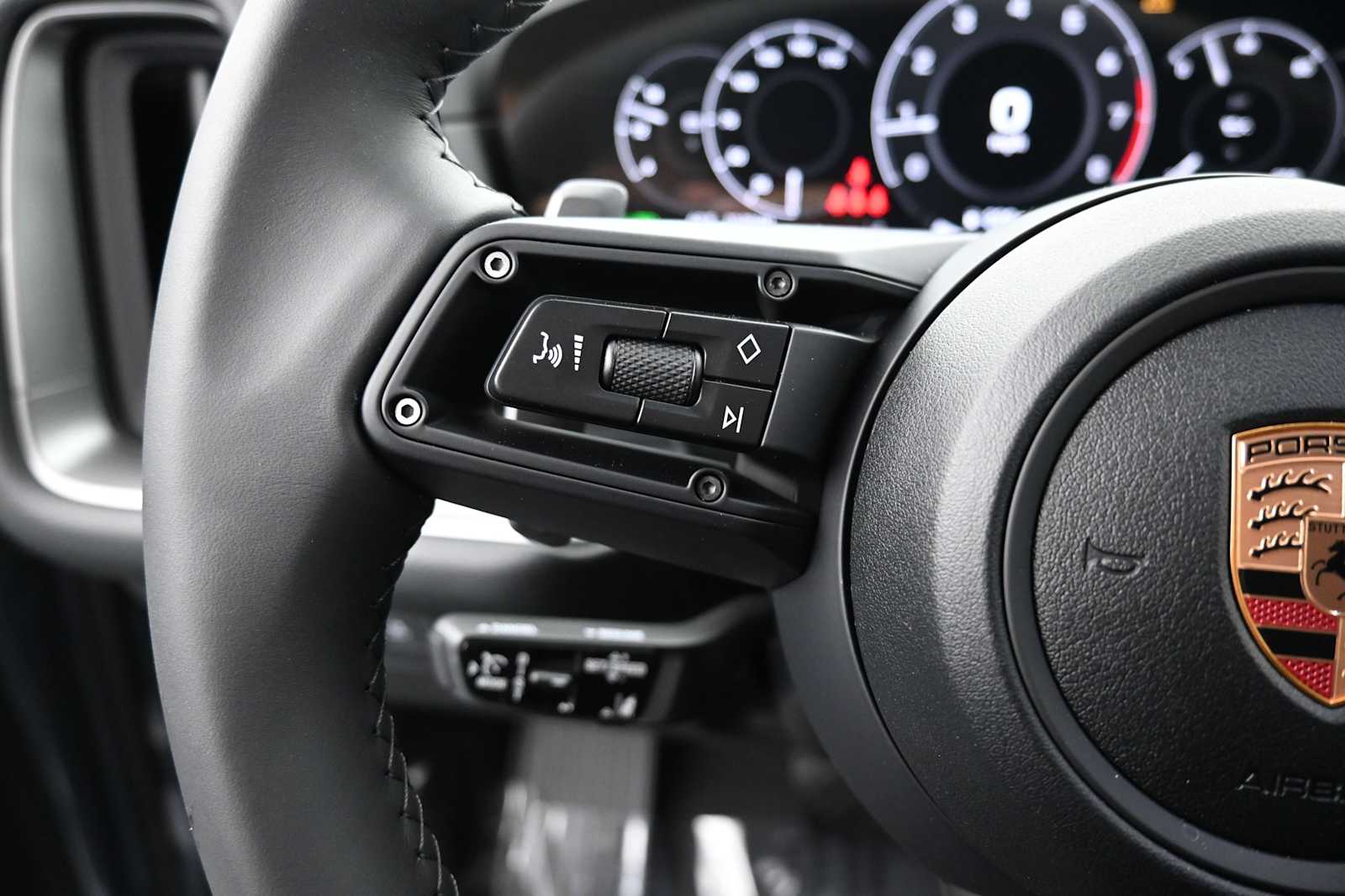 Thumbnail: 2026 Porsche Cayenne - 12