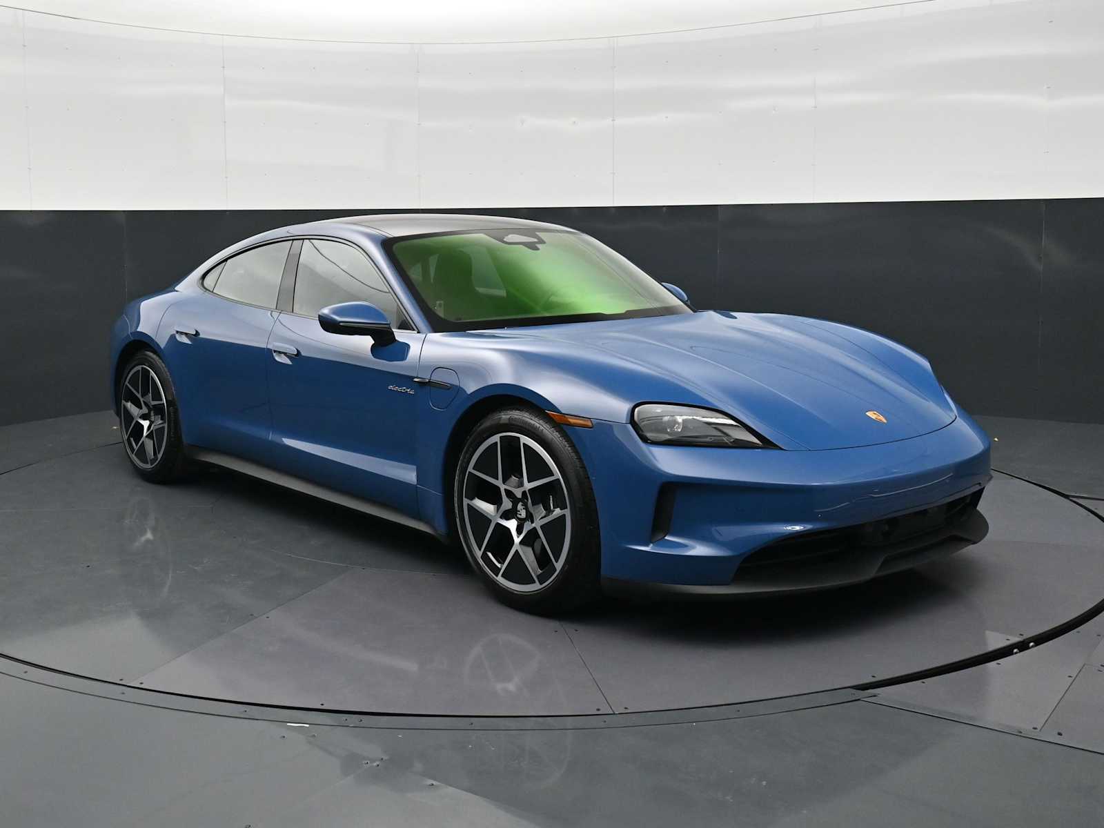 Thumbnail: 2026 Porsche Taycan - 28