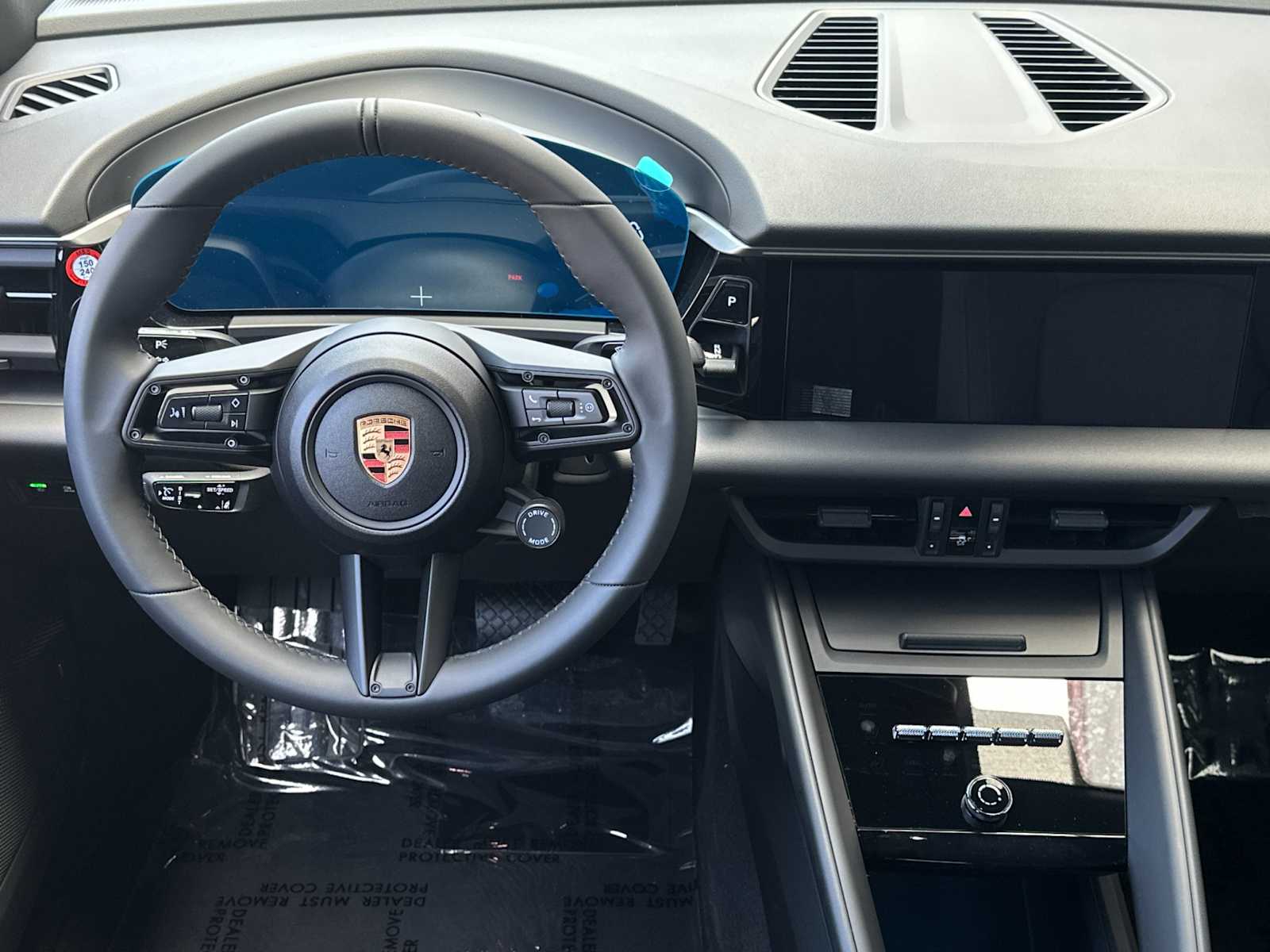 Thumbnail: 2025 Porsche Macan - 15