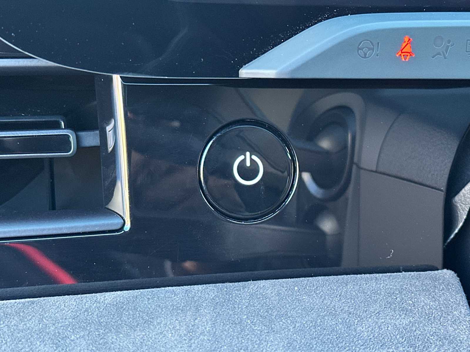 Thumbnail: 2025 Porsche Taycan - 23