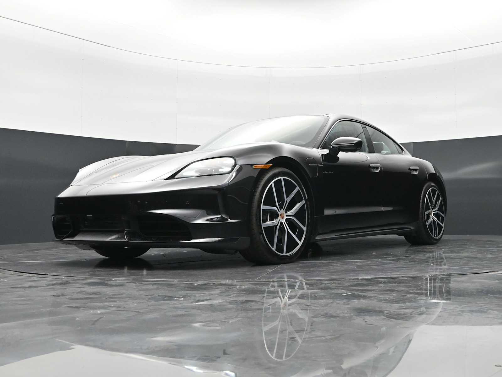 Thumbnail: 2026 Porsche Taycan - 38