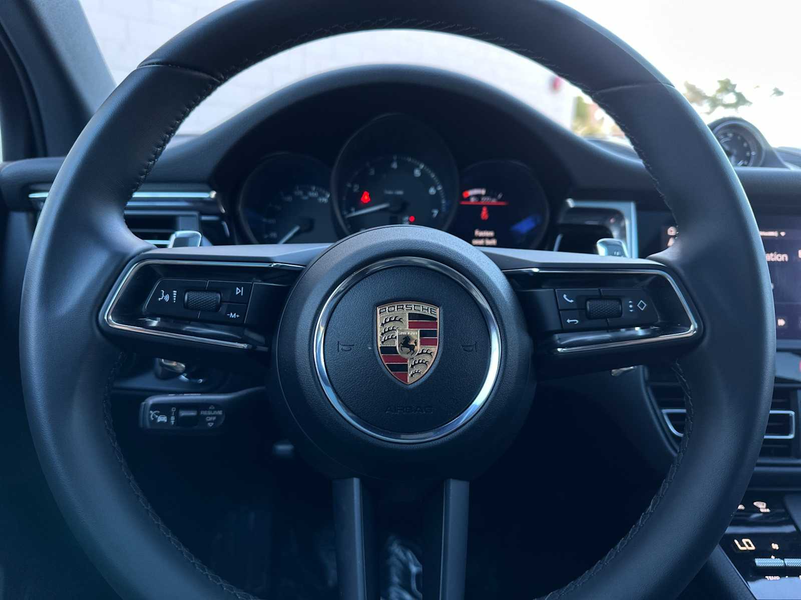 Thumbnail: 2024 Porsche Macan - 25