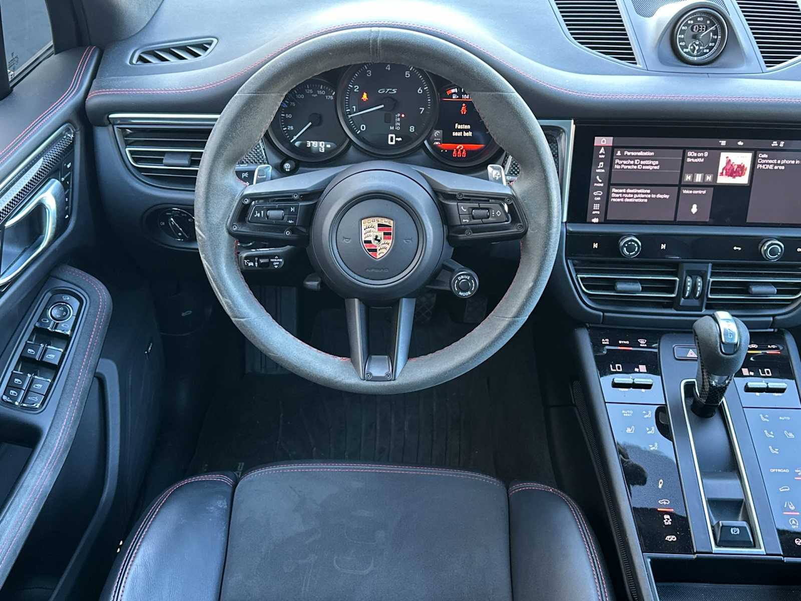 Thumbnail: 2023 Porsche Macan - 15