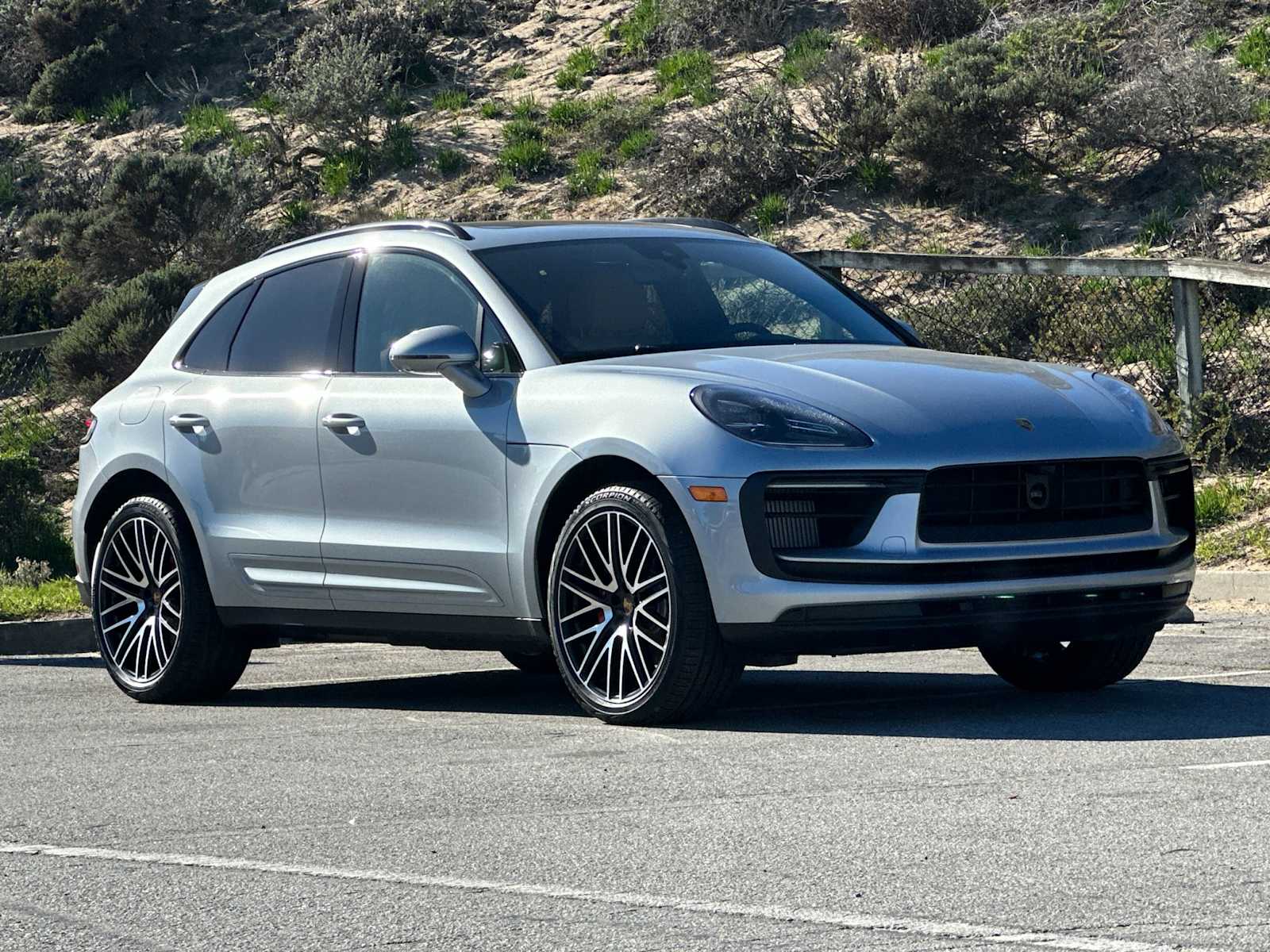 Thumbnail: 2026 Porsche Macan - 10
