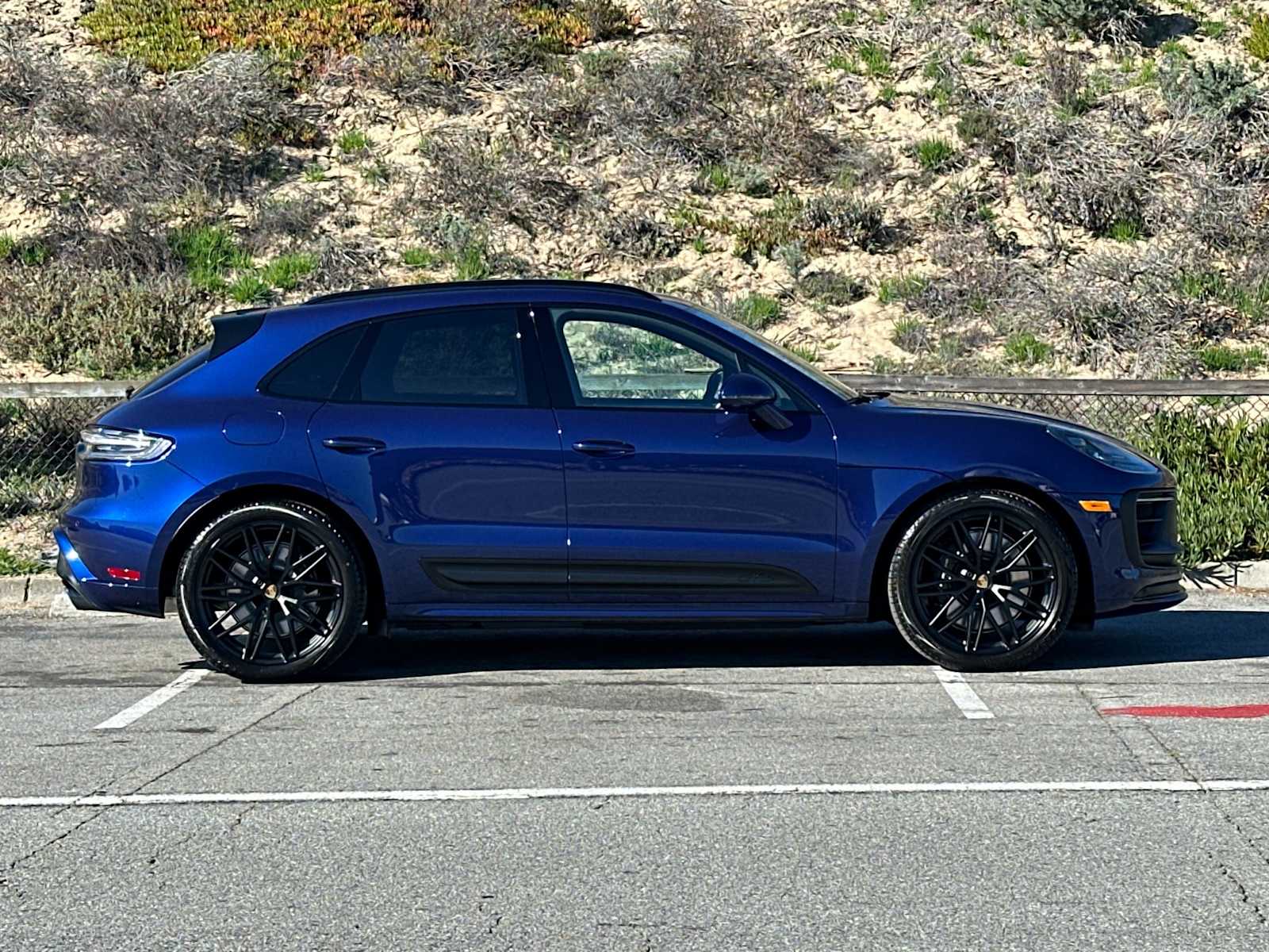 Thumbnail: 2026 Porsche Macan - 9