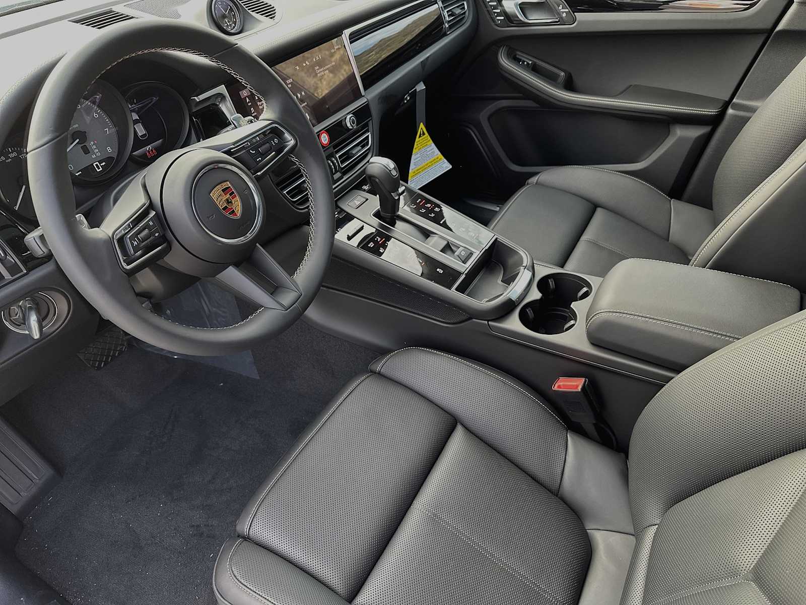 Thumbnail: 2024 Porsche Macan - 4