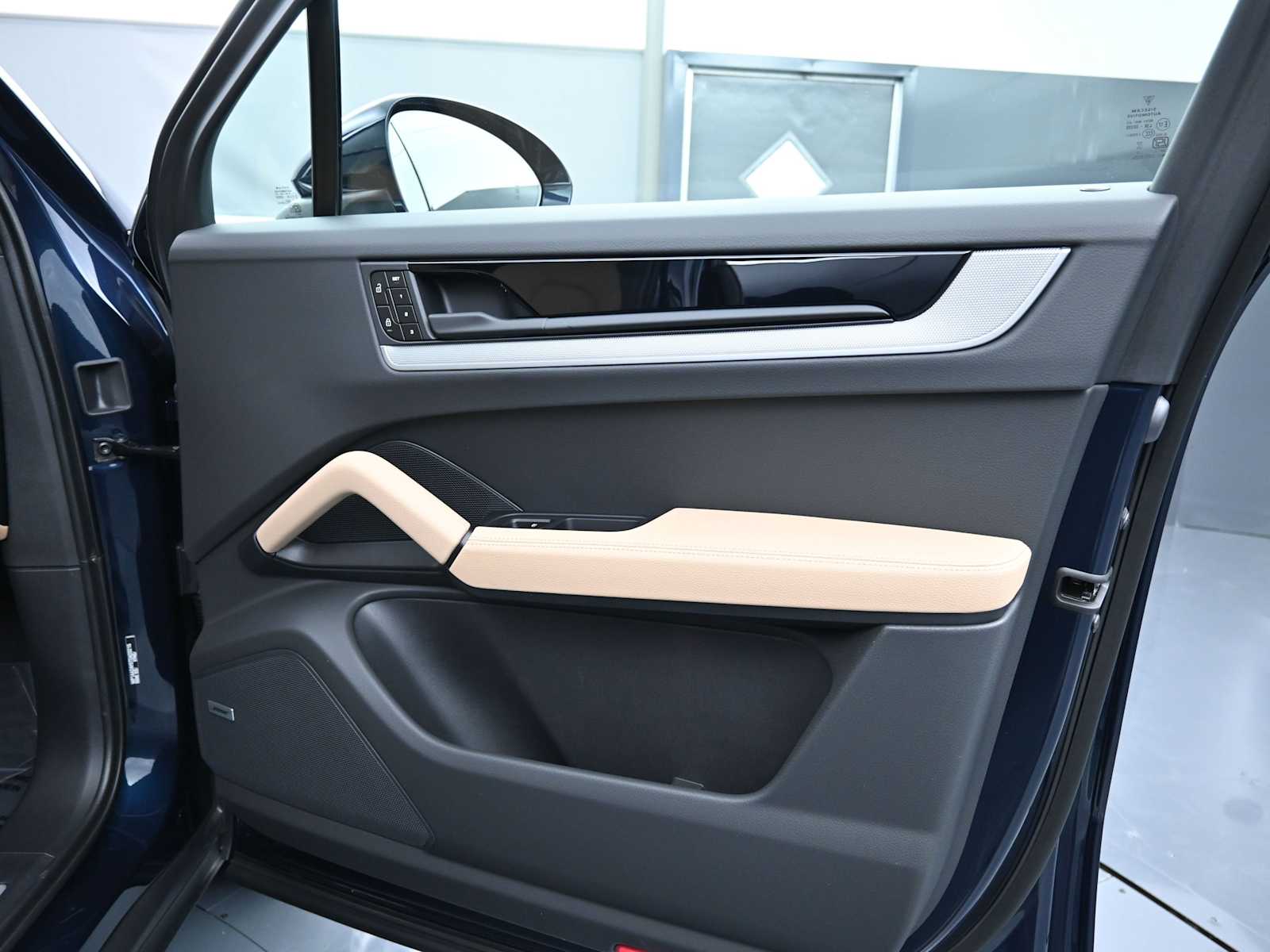 Thumbnail: 2026 Porsche Cayenne - 27